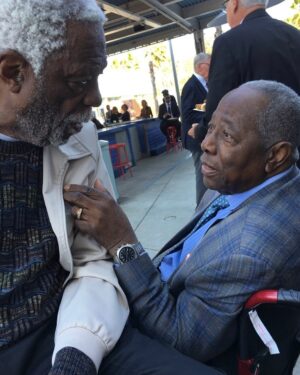 Bill Russell Instagram - Heartbroken to see another true friend & pioneer has passed away. @hankaaronofficial was so much better than his reputation! His contributions were much more than just baseball. Jeannine & I send our 🙏🏾 & deepest condolences to his wife & kids. #RIPHammeringHank #RIP @mlb @braves