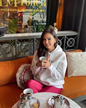 Billur Yazgan Instagram - Bi kahve içmez miyiz ☕️☺️
