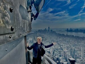 Billy Idol Instagram - What a day! Rocked the @empirestatebldg & lit it up red & blue (with the crown & thunderbolt logo in the spire) for the #rebelyellextended 40 year anniversary with @stevestevens! -BFI 📸 @stevensebring 
ps I came here when I was three years old on a visit to Manhattan with my parents and here I am 65 years later!