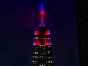 Billy Idol Instagram - What a day! Rocked the @empirestatebldg & lit it up red & blue (with the crown & thunderbolt logo in the spire) for the #rebelyellextended 40 year anniversary with @stevestevens! -BFI 📸 @stevensebring 
ps I came here when I was three years old on a visit to Manhattan with my parents and here I am 65 years later!