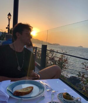 Birand Tunca Instagram - Ve sonra sana karışacağım, 
sonsuz bir okyanusa
sınırsız bir damla olarak...
Halil Cibran