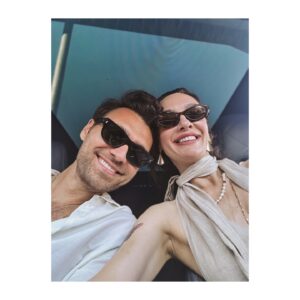 Birce Akalay Instagram - Yes, I have now left behind exactly 40 years of my life. 
I would like to thank all my friends and my dear love who blessed me with their sincere wishes, love and gifts all day long.
I think I have accumulated the most beautiful people in the world. Thanks to you, I feel very lucky and strong. I’m grateful for your existence.

I’m glad you gave birth to me, Mum. 
I’m glad you protected me, Dad.

I love you so much!

🧜🏻‍♀️