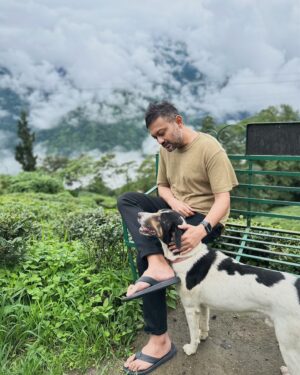 Birsa Dasgupta Instagram - Posing, mostly

Andrew Yule Tea Estate 
6th of July, 2024

#pose #photo #green #mountains #tea #photography #partner #travel #trip #travelphotography #love #life