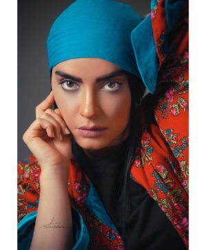 Bita Ahmadi Instagram - ☘️🌹
کل جهان چیزی جز یک بازتاب نیست
————————-
📷 : @mohsenbazianfar #bitaahmadi
#بيتا_احمدي