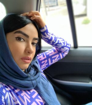 Bita Ahmadi Instagram - 🕊💙🍃 
برای تو و خویش 
چشمانی آرزو می کنم 
که چراغ ها و نشانه ها 
را در ظلماتمان ببیند،

گوشی که صداها و شناسه ها را
در بیهوشی مان بشنود،

برای تو و خویش روحی
که این همه را 
در خود گیرد و بپذیرد 

و زبانی که در صداقت خود
ما را از خاموشی خویش 
بیرون کشد 

و بگذارد از آن چیزها که در بندمان کشیده است، سخن بگوییم.
———————————-
#bitaahmadi #art #actress #actor #iran #tehran #movie #Sequence #cinema #love #god #instagood #likeforlike #goodvibes #MargotBickel #selfie
#بيتا_احمدي #ایران #تهران #بازیگر #تئاتر #سینما #بازيگر_ايراني #مارگوت_بيكل