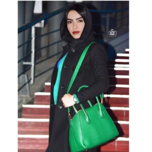 Bita Ahmadi Instagram - زندگي را به اشتياق طلب كن و دلولپسي و اضطراب را حذر و حال را زندگي كن، بي حسرت ديروز، بي انديشه فردا، براي همه عشق و نيك حالي طلب كن. و بگذار كه عشق و عشق و عشق سراسر وجود ترا در برگيرد، آنچنان كه بشوي ذره اي حل شده در معبود مهربانت، آن هنگام كه هر كجا باشي آنجا سرزمين مقدس باشد.❤️🙏
شعر از خودم ٩٥/١٢/٣
_______________________________________________
#بيتا_احمدي #BitaAhmadi
‏📷#saeedahmadi980