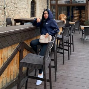 Bita Ahmadi Instagram - 🌲
سال جدید میلادی ،  دو عدد ۲۰ در كنار هم دارد ، نمادي كه در زندگی انسان‌ها همواره نماد موفقیت و شادکامی است.
و شاید این نشانه ای از برون رفتِ جهان خاکی غرق در ظلمت به سوی آینده‌ای سرشار از مهر و نیکبختی باشد.
بادا چنین و مهر یزدان راهنمای جهان مظلوم ، در ۲۰۲۰ تکرار نشدنی ... 💖💖
___________________________
#happynewyear2020
#bitaahmadi #بيتا_احمدي