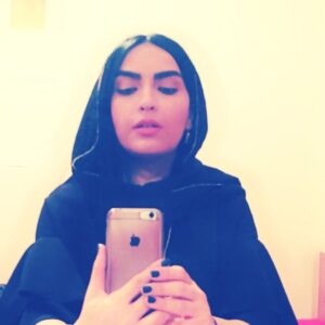 Bita Ahmadi Instagram - همه چيز در آن لحظه اي به پايان مي رسد 
كه قدمهاي تو باز مي ايستند.
#بيتا_احمدي #bitaahmadi