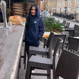 Bita Ahmadi Instagram - 🌲
سال جدید میلادی ،  دو عدد ۲۰ در كنار هم دارد ، نمادي كه در زندگی انسان‌ها همواره نماد موفقیت و شادکامی است.
و شاید این نشانه ای از برون رفتِ جهان خاکی غرق در ظلمت به سوی آینده‌ای سرشار از مهر و نیکبختی باشد.
بادا چنین و مهر یزدان راهنمای جهان مظلوم ، در ۲۰۲۰ تکرار نشدنی ... 💖💖
___________________________
#happynewyear2020
#bitaahmadi #بيتا_احمدي