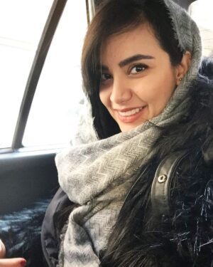 Bita Beigi Instagram - اميدوارم با (سين) سلامتى امسال هممون سر سفره هفت سينمون بشينيم🙏🏻
ميفهمم شرايط چقدر براى همه سخته اما واسه يك بار هم كه شده پشت هم باشيم ،سفر نريم،خونه بمونيم تا اين بحران رو هم پشت سر بزاريم 🙏🏻
#كرونا رو جدى بگيريم
#در_خانه_بمانیم
#ايران را #قرنطینه كنيد