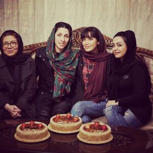 Bita Beigi Instagram - مرسى از تمام دوستان و عزيزانى كه #تولدم رو تبريك گفتن و يادم بودن * تشكر ويژه هم از همه ى بچه هاى پروژه اتاق آبى 
#🎈 #🎉 #🎂