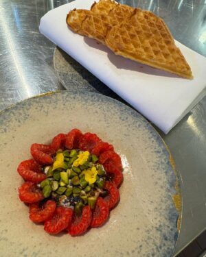Björn Frantzén Instagram - Test kitchen Saturday for summer:

Steamed kinmedai, Japanese mustard and ramson emulsion, artichoke barigoule, tomato and shiso broth 

Milk bread, otoro tartar, caviar, sudachi crème fraiche and chives

Strawberries and raspberries, aged balsamic vinegar, Oolong tea, violets and matcha waffles 

@restaurantfrantzen