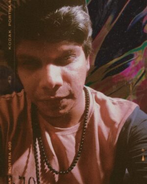 Bjorn Surrao Instagram - 📿🤙🏾⚡

______________
.
.
.
.
.
.
.
.
.
.
.
#bjornsurrao #photooftheday #jacket #musicians #music #reggae #afrobeats #photoshoot #vibes #india #independentartist #singer #songwriter #mastertheblaster #kollywoodcinema #kollywood #love #instapost #picoftheday #bornwithaj #tbt #dancehall #instapicofthetday #weekendvibes #picsart #actorlife #onset