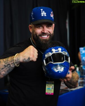 Blake Foster Instagram - Thank you, Brooklyn! Your energy and love made @bkcomiccon an absolute blast 💥 Can’t wait to see you all again soon! #BrooklynComicCon #ThankYouBrooklyn #ComicCon #PhotoDump