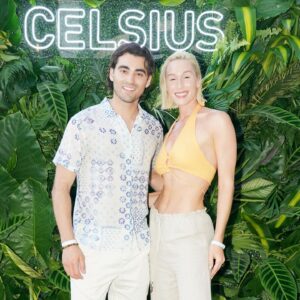 Blake Michael Instagram - Miami nights with @celsiusofficial. Tropical vibe is a vibe and so was the party 🌴
Met so many amazing creators and celebrated the launch of the new flavor. #celh #tropicalvibe