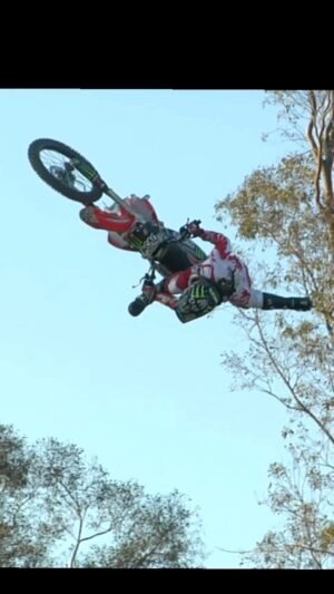 Blake Williams Instagram - #TBT just a casual Dutchy practicing before @xgames 2009 filming with the master himself @davedawes 🤘🏻🤘🏻🤘🏻