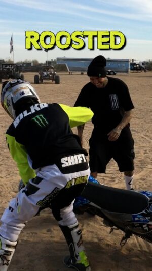 Blake Williams Instagram - This doesn’t happen often😂so when it does I have to post it @bilkofmx roosting @twitchthis8 #glamis #sanddunes #motocross