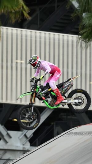 Blake Williams Instagram - Freddy flatland 😂😂😂 #Bikeweek
📹 @justingeorgephotos