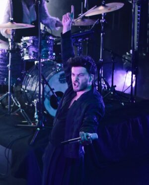 Blas Cantó Instagram - Gracias desde lo más profundo de mi corazón. ♥️ Veros tan cerca en estos conciertos ha sido extraordinario. 

Gracias a los artistas que me quisieron acompañar en el concierto de Madrid (@niacorreia, @leroysanchez, @yadamandres, @martasotooficial y @mariaparrado_oficial_) familia, amigos… gracias por acompañarme en este viaje. 🧳 Hasta el infinito 🚀 y más allaaaaaaá 💫