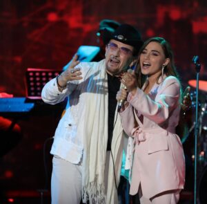 Blerta Tafani Instagram - Jeni gati për të përjetuar të tjera emocione?

“Një natë sa një jetë” 🎶vjen ketë të dielë në një tjetër mbrëmje nostalgjie✨! 

Frederik Ndoci takohet në studio me miq, ndajnë kujtime të patreguara më parë, emocione dhe padyshim muzikë për të gjithë publikun.

Na ndiqni në ekranin e RTSH 1 në shoqërinë e @blertatafani 

#rtsh #njenatesanjejete #nostalgji #blertatafani #frederikndoci #yjetshqiptare #muzike