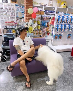 Bloom Varin Instagram - พาโอเลี้ยงมาว่ายน้ำป๋อมแป๋มปู้ดปู้ด