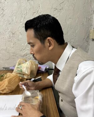 Bloom Varin Instagram - บุพ
อ่านว่า
บุบ - พะ
แปลว่า ก่อน, แรก, เริ่มต้น

บุพการี แปลว่า ผู้ให้ก่อน
บุพกาล แปลว่า กาลก่อน
บุพบท แปลว่า บทตั้งต้น

ภาพประกอบไม่เกี่ยวกับเนื้อหา
ถ่ายโดยเพชรจี้ศรีอีสาน
Surapha Lummayos