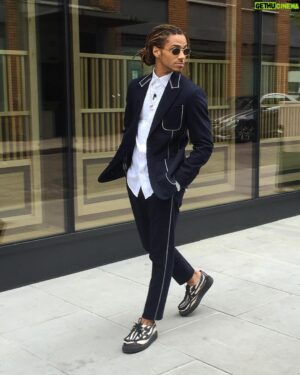 Bluey Robinson Instagram - Bluey Vuitton today stepping out for the 
#GQGroomingAwards2017 in LDN. 📸 @t.naidoo