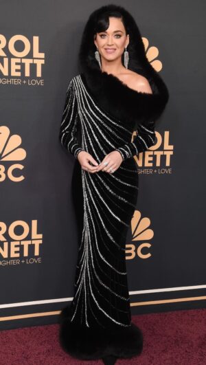 Bob Mackie Instagram - @katyperry wearing a 1989 couture beaded black velvet hooded gown designed by Bob Mackie for the @sfopera production of Lulu. #MackieMagic 
.
Styled by: @tatianawaterford 
Sourced from: @timelessvixen 
📹: via Instagram
