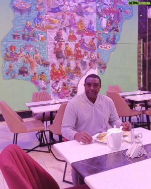 Bob-Manuel Udokwu Instagram - Having breakfast, with Nigerian couples from disperate parts of the country also doing the same in picture behind!