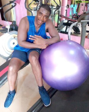 Bob-Manuel Udokwu Instagram - Hello great people! Hope you are doing fine. A great body doesn't come easy. You've got to work on it, to get what you want and turn heads!! No pain, no gain!!! To you my wonderful and loyal fans all over the world, peace and love. Try and stay safe. Covid-19 will surely blow over soon and life will return to normal once again!! Jah lives!!!