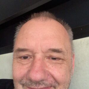 Bob Mortimer Instagram - Train Guy.. Une Problemo Significarto