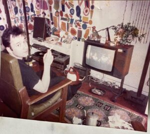 Bob Mortimer Instagram - Living in homeless hostel. Peckham 1985. Smoking hard and loving life.