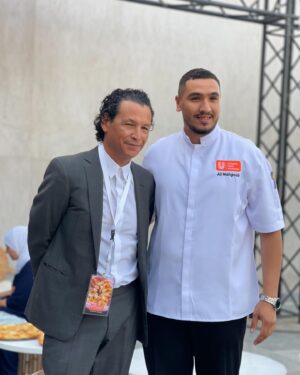 Bobby Chinn Instagram - - من زمان وانا بحلم اشوف شيف @bobbychinn لانه واحد من الاشخاص الملهمين بالنسبه ليا في كل شئ وبالاخص في مهنتنا ، في 2024  الحلم ده اتحقق وشوفته و اشتغلت معاه في الوصفه الخاصه بيه ، لحظات من الفرح والحماس جوايا وعلشان كدا هخلي البوست ده هنا لاني عندي ثقة في ربنا انه بدايه لا تحقيق احلام جديده ليا في المستقبل ♥️

- شكرا لوجودك كا شخص مؤثر لكل شيف ، و اشوفك في أعمال مبهرة في المستقبل ♥️ @bobbychinn
