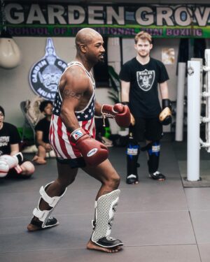 Bobby Green Instagram - We covered the @bobbykinggreen seminar this past Saturday at @gardengrovemuaythai 

📸 @viv_shoots 
💻 @issaclawrence 

#ufc #ufcfighter #bobbygreen #mma #muaythai #mmatraining #muaythaifighter #muaythaitraining #fighter