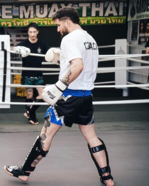 Bobby Green Instagram - We covered the @bobbykinggreen seminar this past Saturday at @gardengrovemuaythai 

📸 @viv_shoots 
💻 @issaclawrence 

#ufc #ufcfighter #bobbygreen #mma #muaythai #mmatraining #muaythaifighter #muaythaitraining #fighter