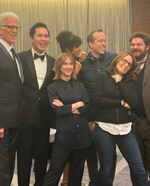 Bobby Moynihan Instagram - 🌴Tonight! The SERIES finale of Mr. Mayor! @nbc SPOILER ALERT: EVERYONE DIES!!! 🌴
