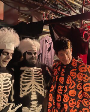 Bobby Moynihan Instagram - 🧡🖤💀🎃💀🖤🧡