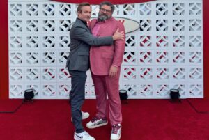 Bobby Moynihan Instagram - UNFROSTED MAY 3rd on @netflix @netflixisajoke @netflixfilm 

Stylist - @ap_goode