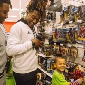 Bobby Wagner Instagram - Giving back has always been important to me and each year I try and find a way to spread love during the holidays. This year I decided to take 98 kids on a shopping spree with hopes of spreading love and holiday cheer. It was a great day for everyone! 
Thank you to everyone that made it possible, @lash_hurst  @elmnt13 @chickfila_Bellevue @modpizza @Safeway @Microsoft @Target @trophycupcakes @livv.design @snapcustomclothing @inkerprints