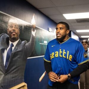 Bobby Wagner Instagram - Appreciate the love @mariners ! 

This is gonna be a good year