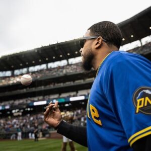 Bobby Wagner Instagram - Appreciate the love @mariners ! 

This is gonna be a good year