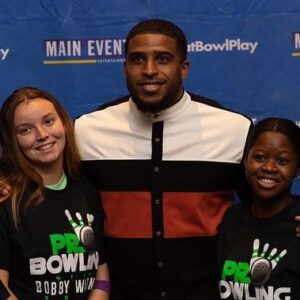 Bobby Wagner Instagram - It’s been a lot of fun at pro bowl but I didn’t want to be the only one having fun. Had 54 kids from the Orlando community, my friends, and teammates come out and bowl with me! Thank you to my team @elmnt13 and @lash_hurst for coordinating and @mymainevent, @drinkbodyarmor @hittnskins for sponsoring. Check out @bwagz54 for more from the event. 🎥 @destinyfulfild