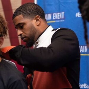 Bobby Wagner Instagram - It’s been a lot of fun at pro bowl but I didn’t want to be the only one having fun. Had 54 kids from the Orlando community, my friends, and teammates come out and bowl with me! Thank you to my team @elmnt13 and @lash_hurst for coordinating and @mymainevent, @drinkbodyarmor @hittnskins for sponsoring. Check out @bwagz54 for more from the event. 🎥 @destinyfulfild