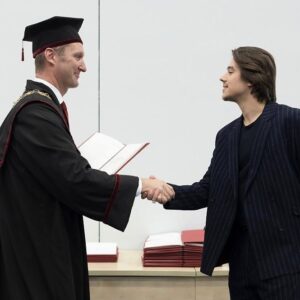Bojan Cvjetićanin Instagram - 500th post: Graduation 👨🏻‍🎓

Diplomirani sociolog/ Bachelor in sociology ✌🏻