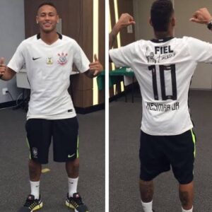 Bolívia Zica Instagram - Quem aí tb tem coleção de camisa?