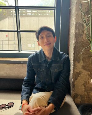 Bong Tae-gyu Instagram - 촬영을 하고 있습니다. 좋은 작품을 보여드릴 수 있을 거 같아 많이 설렙니다:) 출근하듯이 SBS 라디오 107.7 ‘아름다운 이 아침 봉태규입니다’ 줄여서 ‘아침봉’ DJ도 행복하게 하고 있고요. 틈틈이 데이트도 하고 있습니다. 생각보다 바쁘게 지내고 있군요… #고당도 #아름다운이아침봉태규입니다 #아침봉 #봉그레