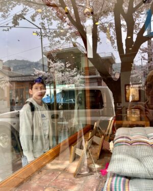 Bong Tae-gyu Instagram - 요즘 라디오 ‘아침봉(아름다운 이 아침 봉태규입니다)‘ 으로 시작해서 중간에 육아를 지나 연기로 마무리하고 있음.. #봉그레 #아침봉 #고당도