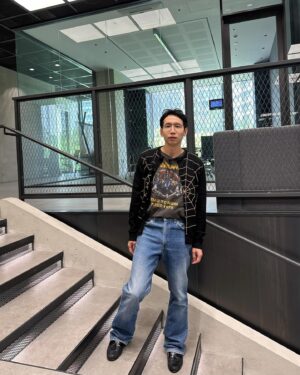 Bong Tae-gyu Instagram - 멋내고 촬영했지요😎 #방구석1열