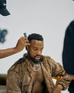 Bonko Khoza Instagram - Loko no bayiza niya kaya mina anaha tlheli
Loko no kuma na makhwaya futhi anaha tleli
Na Madjozi ma n’wu tiva ku anga hanyeki
Lavo bayiza vani zamba vari avaha ngeti