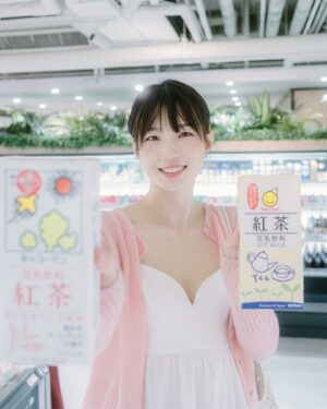 Bonnie Wang Instagram - 🥤紅茶加牛奶會變成什麼～！